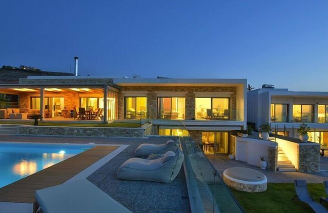Unique holiday home with pool in Kokkini Hani