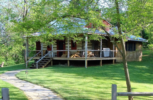Unique Log Cabin in Private Glen!