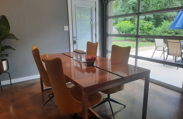Unique MidMod Apartment in heart of Hendersonville NC