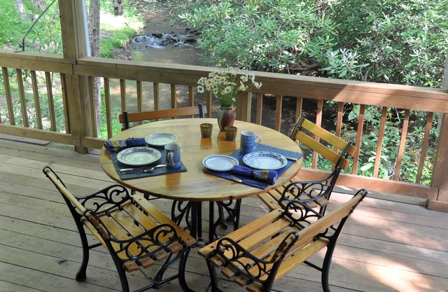 Unique Mountain Cabin on Coker Creek - Hot Tub, HDTV, AC, WiFi