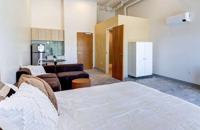 Unique Northshore Studio