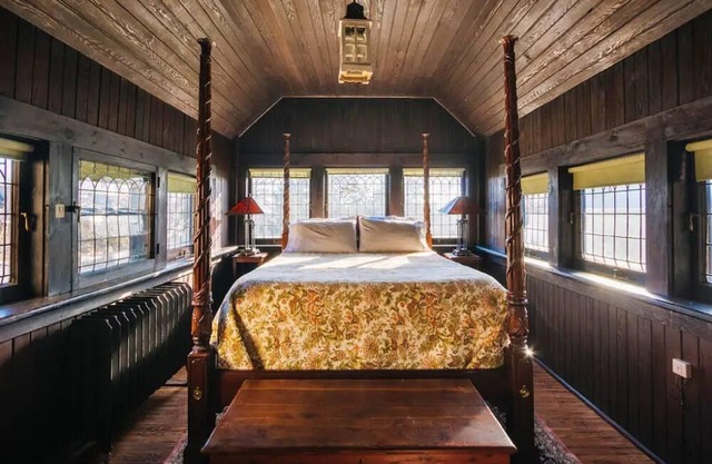 Unique, restored, Arts and Crafts historical home. Furnished.