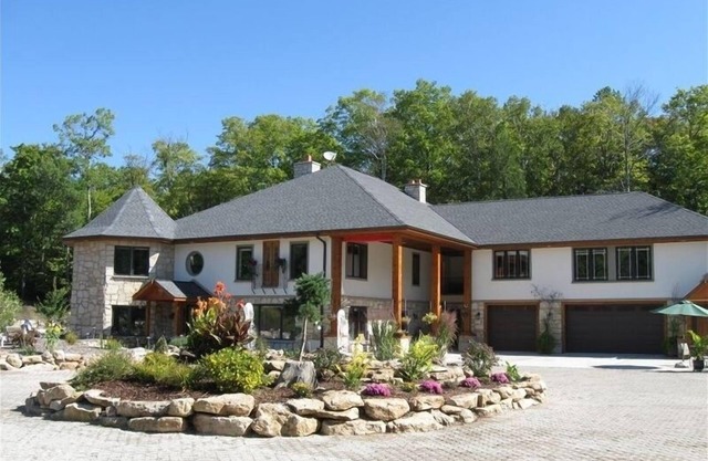 Unique Setting - Built on Quarry Bed