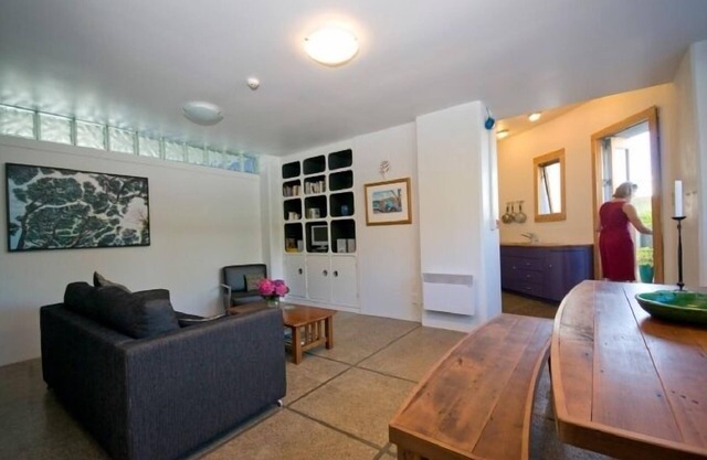 Unique & stylish apartment in the former Golden Bay silo on the Raglan Wharf