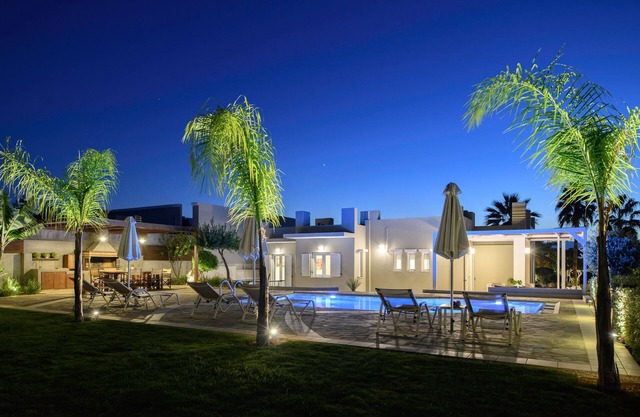 Unique Villa with Lavish outdoor area