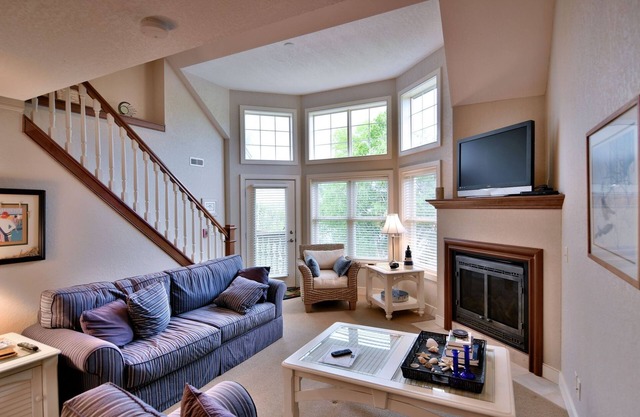 Unit 207 2 Bdrm/2 Ba 2 Bedroom Condo by RedAwning