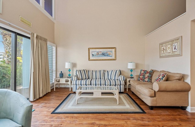 Unit 21, Fun in The Sun, 2 Bedroom Beach Condo