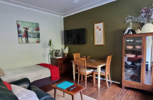 Unit 3 - Cosy apartment near Wanda Beach & Cronulla Golf course - 5 minute walk