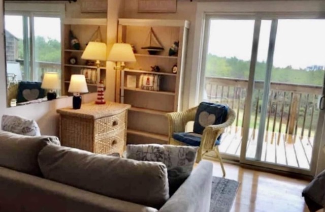Unit #6 - Efficiency Studio, Private Deck
