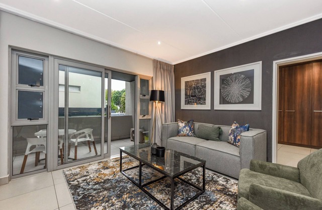 Unwind in Luxury:2BR in Sandton w/Private Balcony