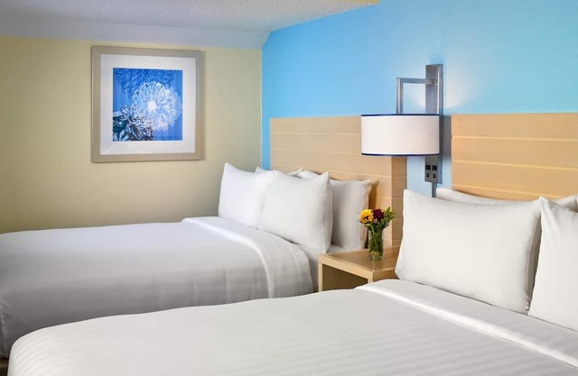 Unwind & Recharge! Pet-friendly Accommodation W/ Full Kitchen, FREE Parking!