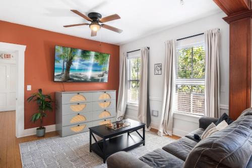 Updated 1 BR Home - Steps to 7th Ave