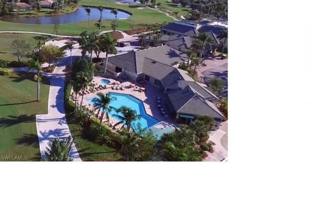 Updated 2 Bed/Bath Beautiful Golfcourse Condo with full amenities! Fort Meyers