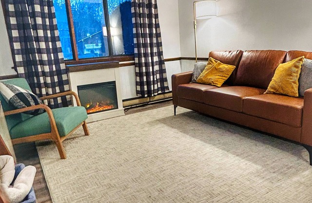 Updated 2BR Chalet Condo. W/D Attitash Wildcat Cranmore
