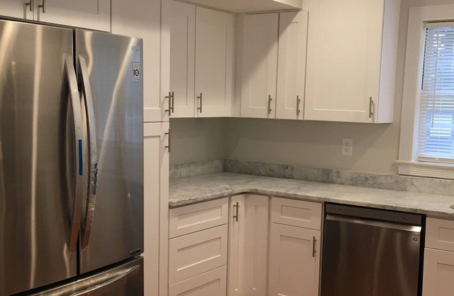 Updated Beach Cottage 2 blks to Beach, Keesler monthly rental please inquire