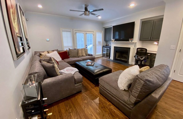 Updated Cottage 1 Bedroom 2 guests Close to Everything Downtown