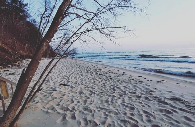 Updated cottage on Lake Michigan!