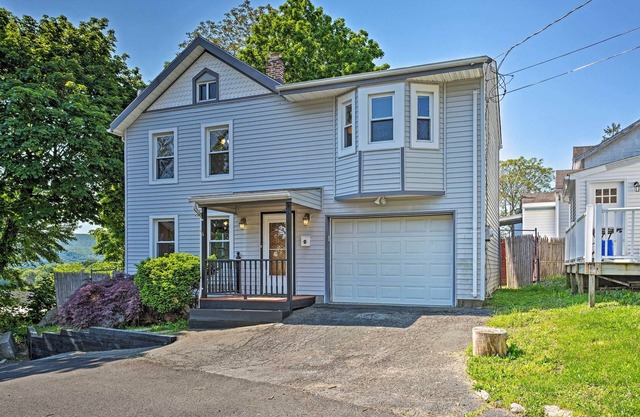 Updated Home w/Patio Half Mile to West Point