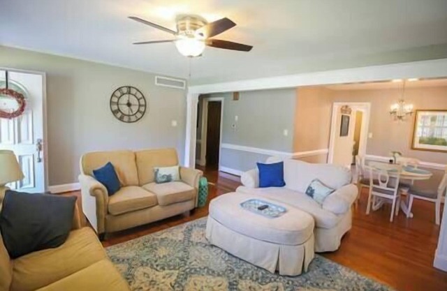 Updated Lindley Park Hideaway, Heart of Greensboro
