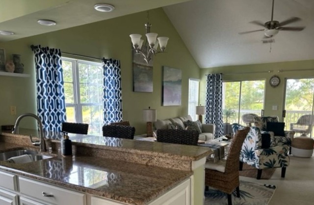 Updated Myrtle Beach Condo beside golf course with community pool