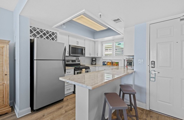 Updated Oceanfront Condo! Pool, Beach & steps from Flagler Ave