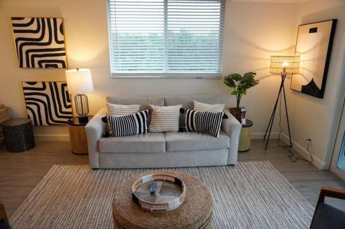 Updated Spacious 2BR Condo by the Beach