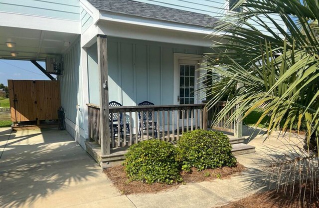 Updated three-story home with kayaks, bikes, & water views - great location