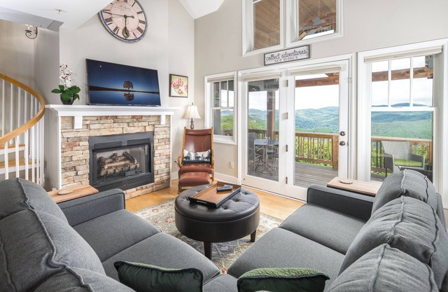 Updated Top Floor Condo!