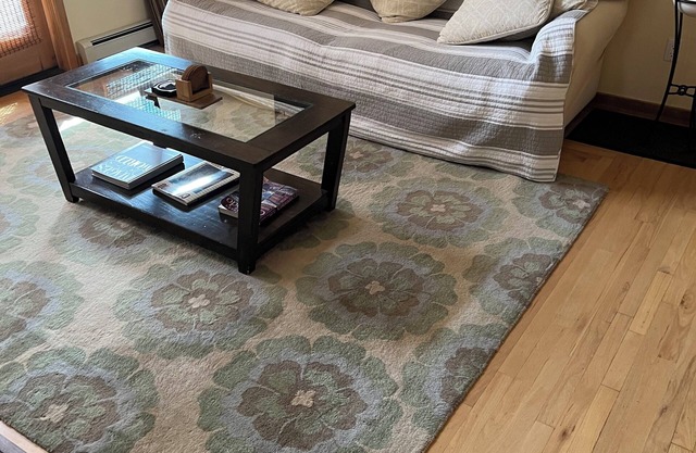 Upscale 2+ BR Near Downtown, Mountains, Shops and everything else!