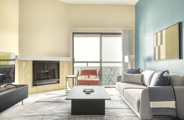 Upscale Burbank 2BR w/BBQ, Gym & Pool, near TJ & WF, by Blueground