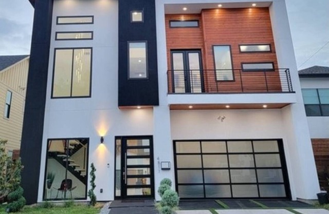 Upscale Designer Modern Home Close to Uptown Dallas ~ 4 King Beds