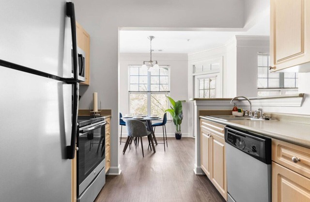 Upscale King 2BR Suite—Mins to Downtown Raleigh!