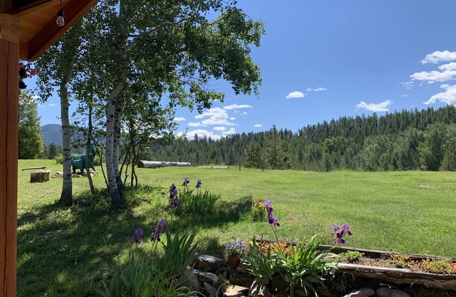 Upscale lodging duplex minutes from Glacier NP