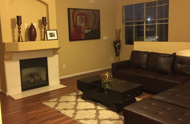 UPSCALE RESORT STYLE GATED COMMUNITY CONDO WITH MOUNTAIN VIEWS.