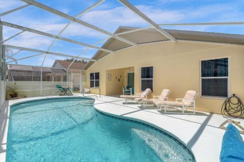 Upstay - Games & Private Pool Family Home