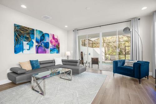 Upstay - Modern Family Home w Private Pool