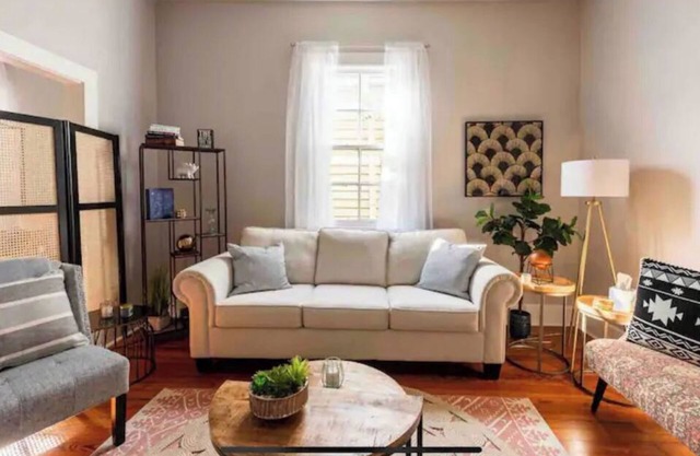 Uptown Glam - Best Amenities & Neighborhood