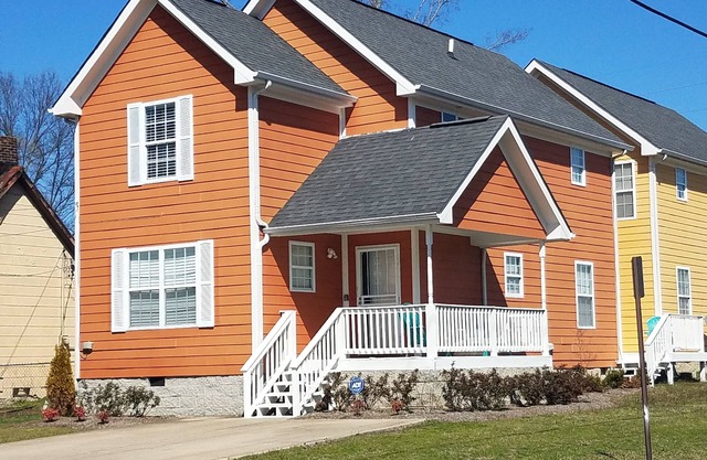 Urban and rustic hideaway minutes from Downtown Nashville.
