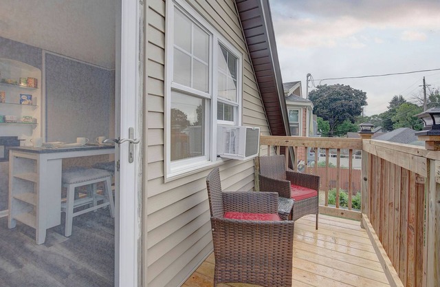 Urban Chic Close to Downtown and Parks - Pets Welcome