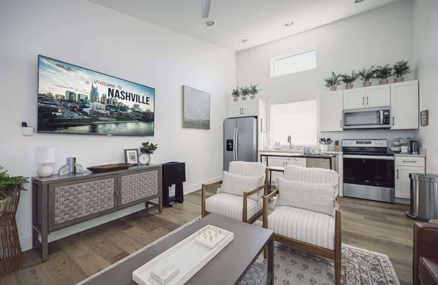 Urban-chic Home in Nashville - Close to Broadway!