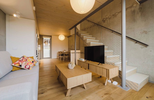 Urban Chic Townhouse | 2BR Modern Industrial Vibe