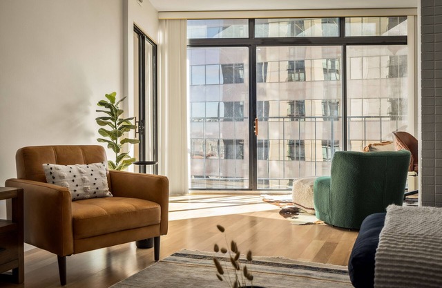 Urban Gallery Loft | King Bed | Larimer Square