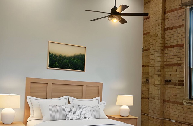 Urban oasis across the street from Texas Wesleyan. Close to everything in DFW!