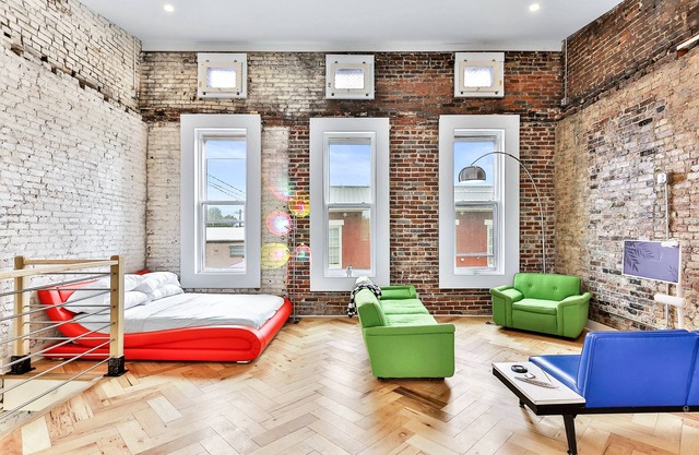 Urban studio in downtown Shelbyville in the heart of the Bourbon trail