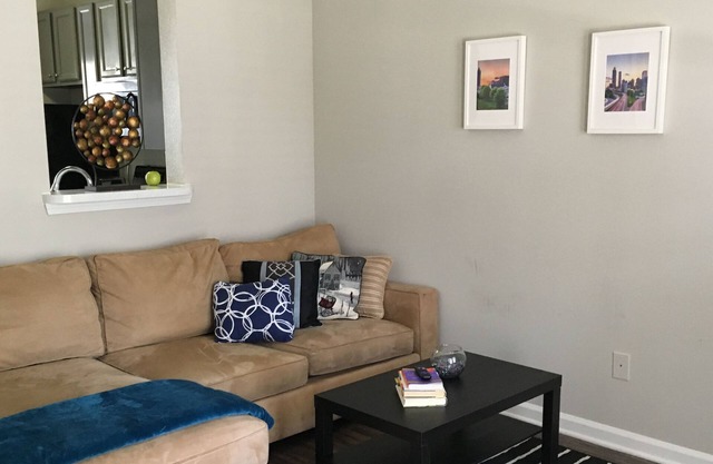 Urban Townhouse 2Bd/2Ba Suite with FREE Parking in the Heart of Atlanta