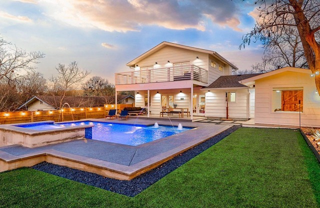 UT Football Fave - Pool, Hot Tub, BBQ Grill, Etc!