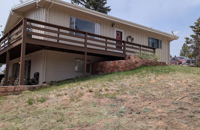 Ute Cabin-Spacious Home in the Outskirts of Woodland Park. No Cancellation Fees!