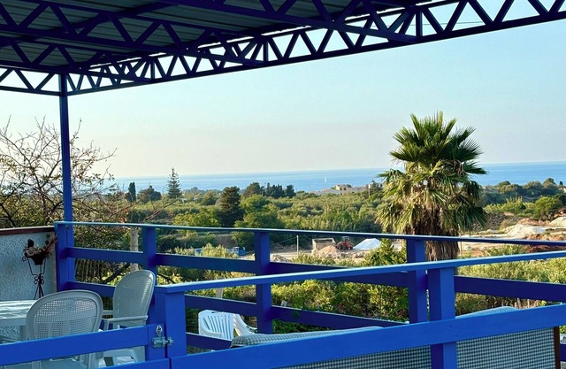 Vacation home with beautiful sea view near Guidaloca, Scopello and the Zingaro