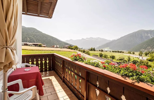Vacation Apartment "Sonnenhof Sonnblume" with Mountain View, Terrace & BBQ