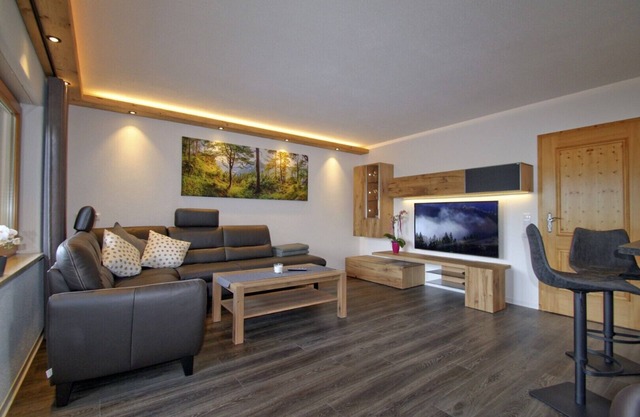 Vacation apartment Bergpanorama Augenweide 100 sqm balcony, 3 bedrooms, 1 eat-in kitchen, 2 bathrooms
